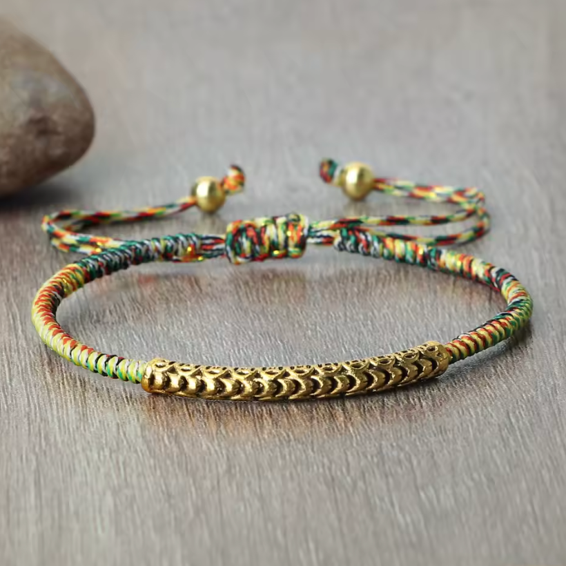 Mehrfarbiges buddhistisches Glücksbringer-Armband