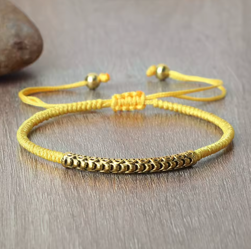 Gelbes buddhistisches Glücksbringer-Armband