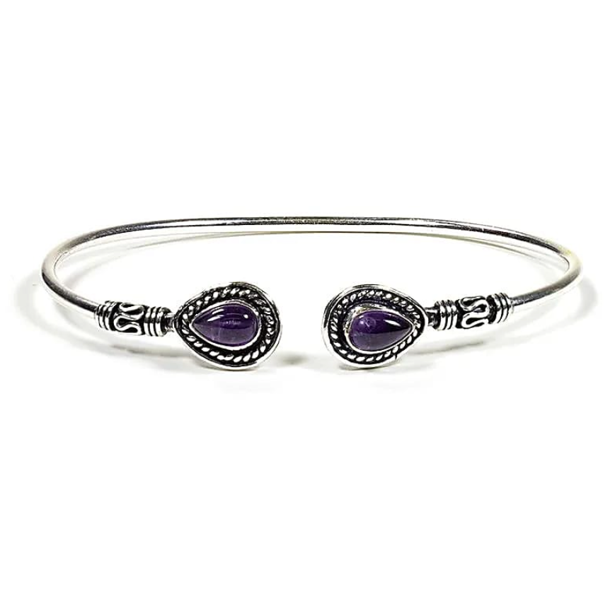 Armband aus Messing und Amethyst – Spirituelle Eleganz und innere Ruhe 