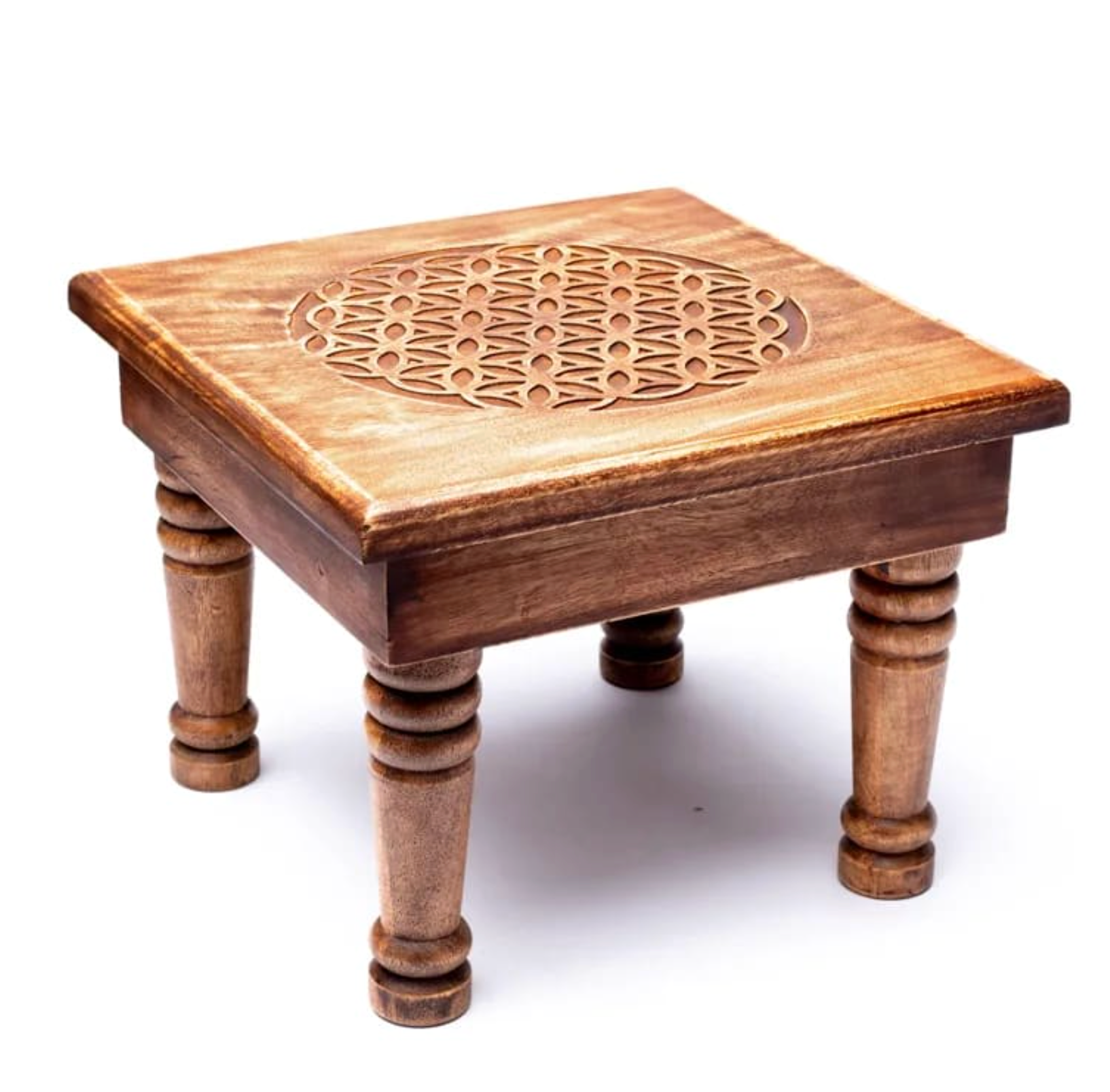 Table sacrée Fleur de Vie en bois – Autel spirituel: petite table en bois avec motif décoratif en fleur de vie sur le plateau.