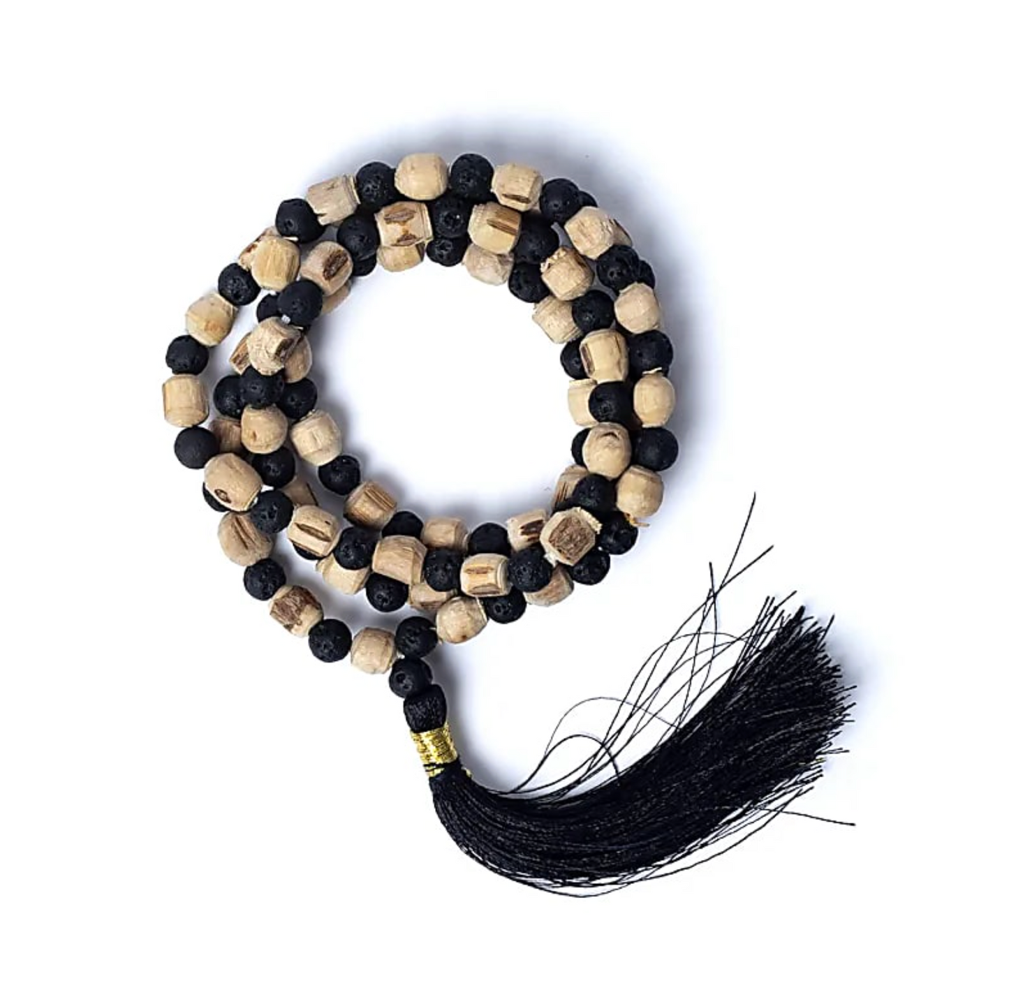 Mala 108 Perles en Tulsi & Pierre de Lave, spiralée de perles bicolores beige et noir, avec frange noire et boucle. Protection & Ancrage Spirituel.