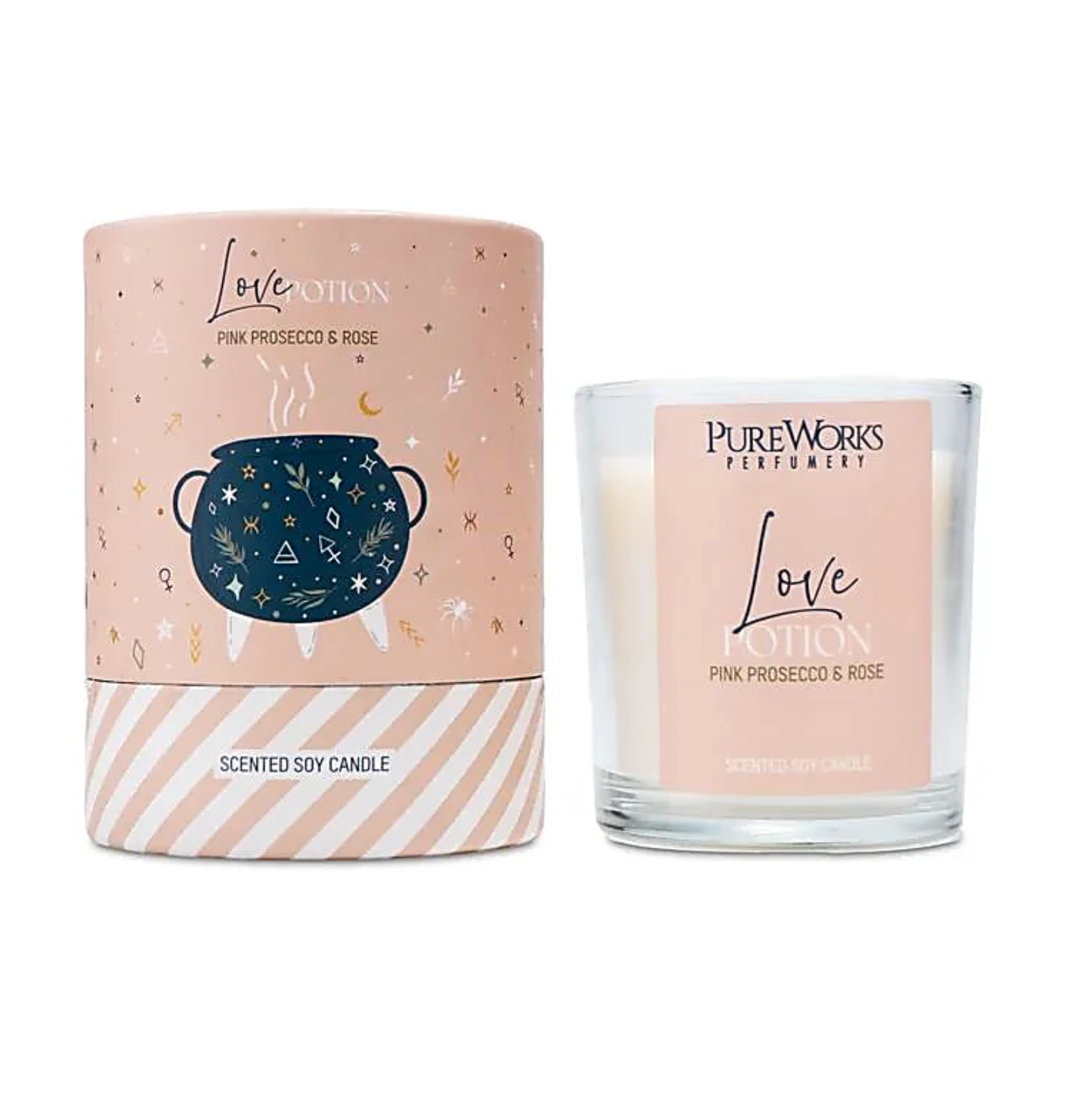 Bougie parfumée Love Potion – collection Celestial Magic, packaging rose clair avec motif de tasse bleu et décorations stellaires sur fond rose.