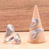 Elastischer Ring aus Amethyst-, Rosenquarz- und Bergkristallperlen