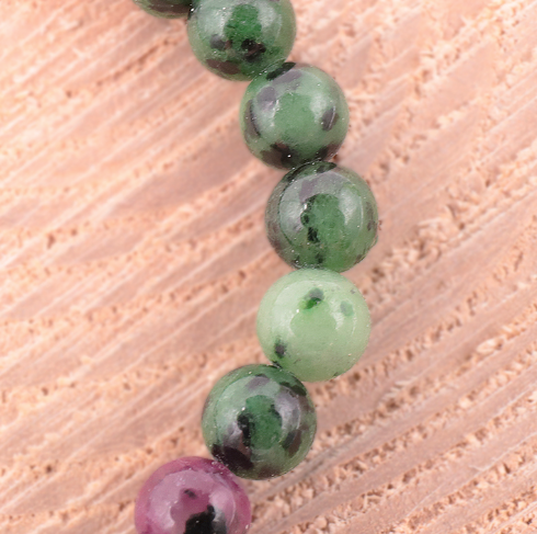 Shakti-Armband aus Rubin-Zoisit