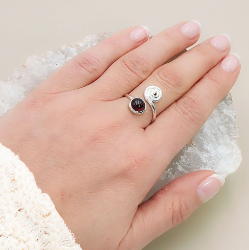 Ring Vitalitätsspirale aus Rhodolith-Granat AAA & 925er Silber