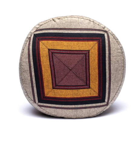 Meditationskissen ocker und bordeaux mit geometrischen Mustern