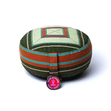 Coussin de méditation beige orange vert et bleu à motifs géométriques - univers tibet